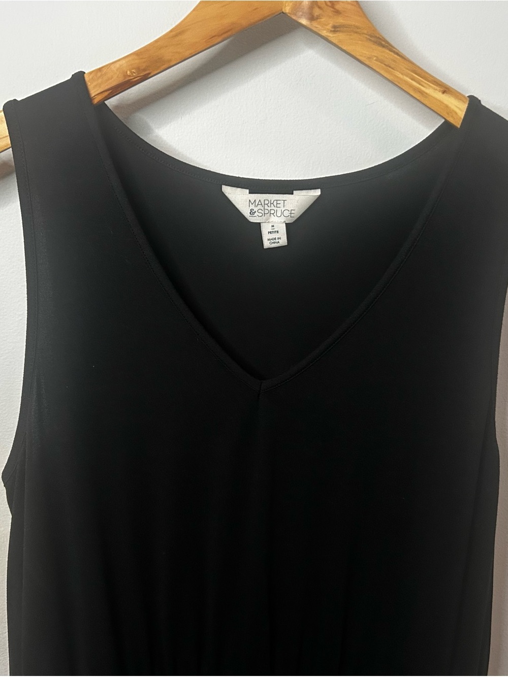 Market & Spruce Black V‑Neck Midi Dress with Defined Waist - Picture 3 of 7